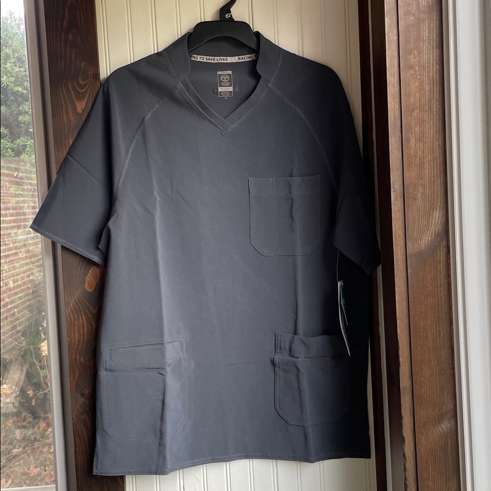 Men’s Essential Threads Gray Scrub Set with Pockets - Picture 2 of 7